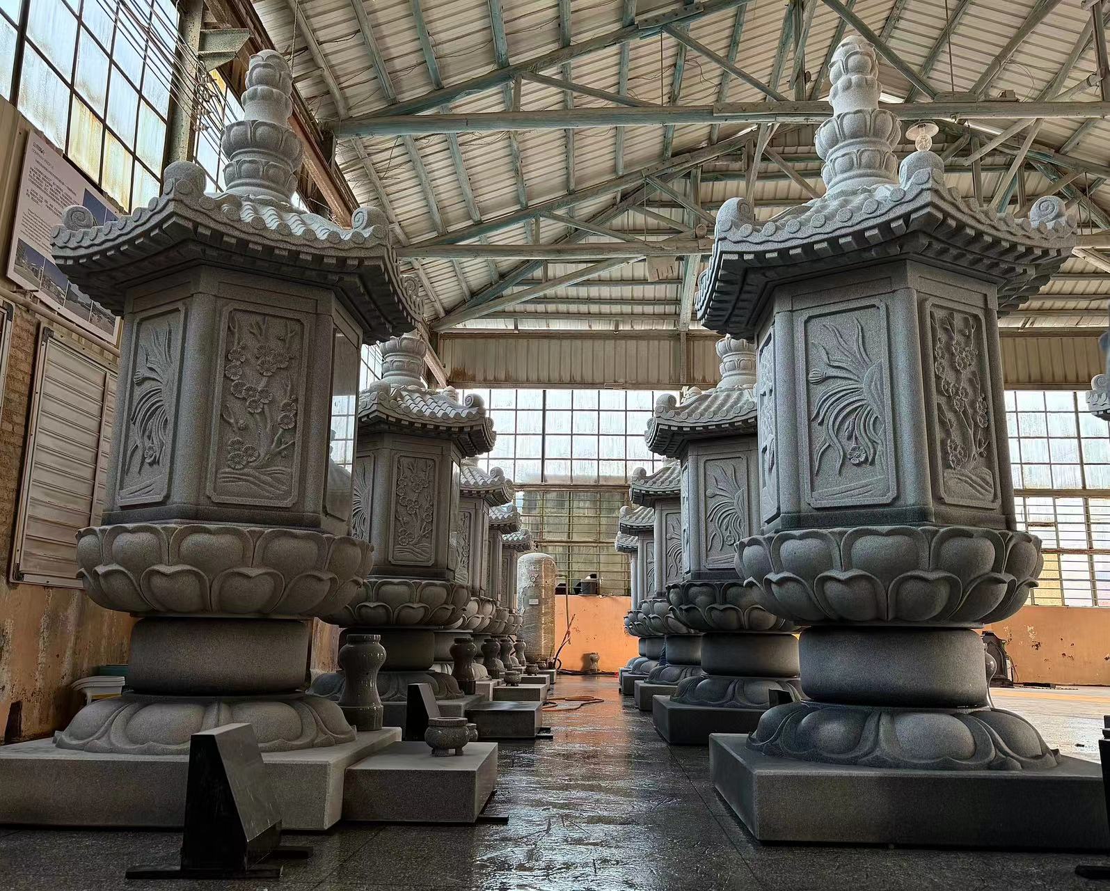 การสืบทอดงานฝีมือและการแกะสลักนิรันดร์ - โรงงานแกะสลักหิน Xingyan