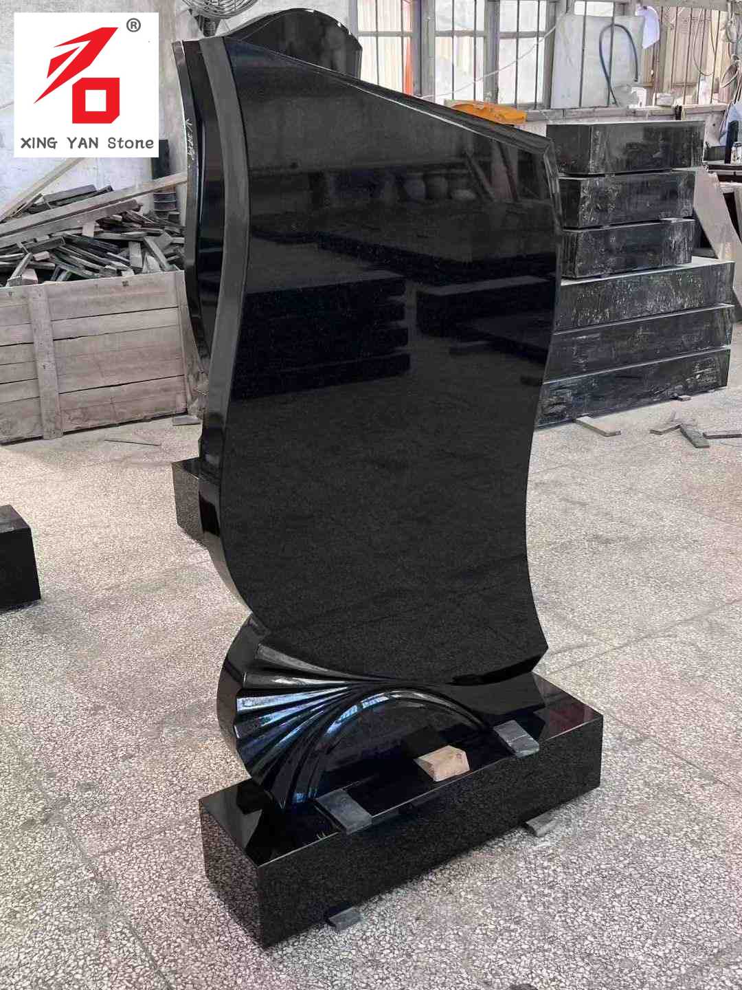 ศิลาจารึกหลุมศพศิลปะรูปทรงสีดำ