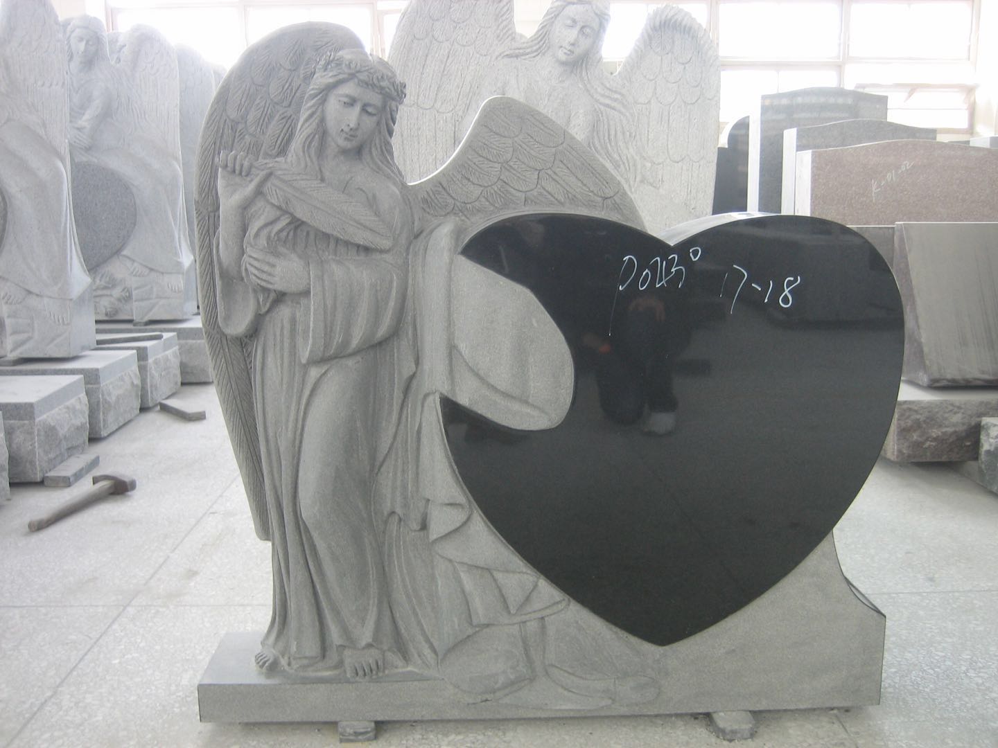 Tombstone รูปหัวใจผู้พิทักษ์สไตล์ยุโรปของ Xingyan